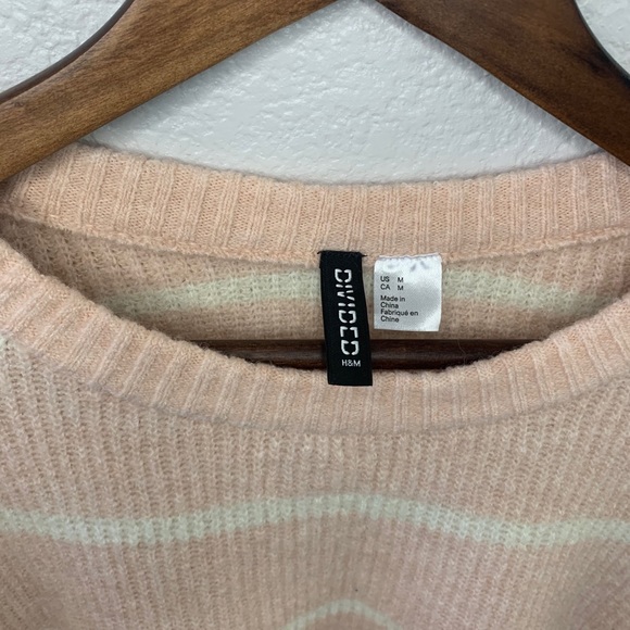 H&M Divided Comfy Striped Soft Pink Sweater - Picture 2 of 6